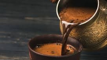 مخاطر القهوة على الريق.. والسبب