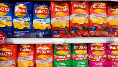 رقائق بطاطس Walkers تتأثر بالحرب الأوكرانية والشركة تعتزم تغيير الوصفة