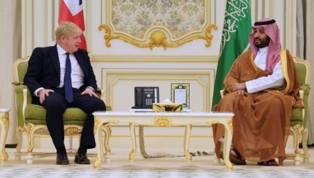 السعودية وبريطانيا توقعان مذكرة لتشكيل مجلس للشراكة الاستراتيجية