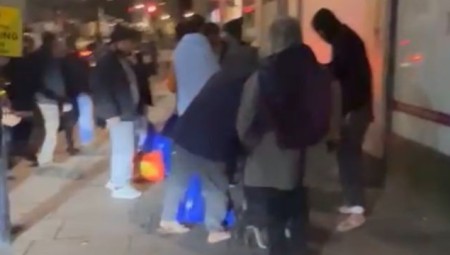 مهاجرون تتقطع بهم السبل بعد نقلهم من كينت إلى لندن