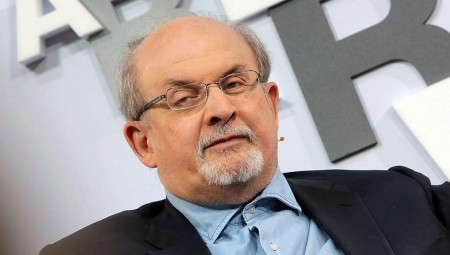 مهاجم سلمان رشدي تفاجأ بنجاة الكاتب البريطاني