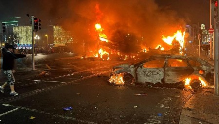 مواجهات في دبلن بعد تعرض ثلاثة أطفال للطعن