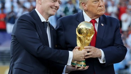 فيفا تشعل عاصفة غضب بخطة لبيع الحقوق التجارية لكأس العالم مقابل 20 مليار دولار